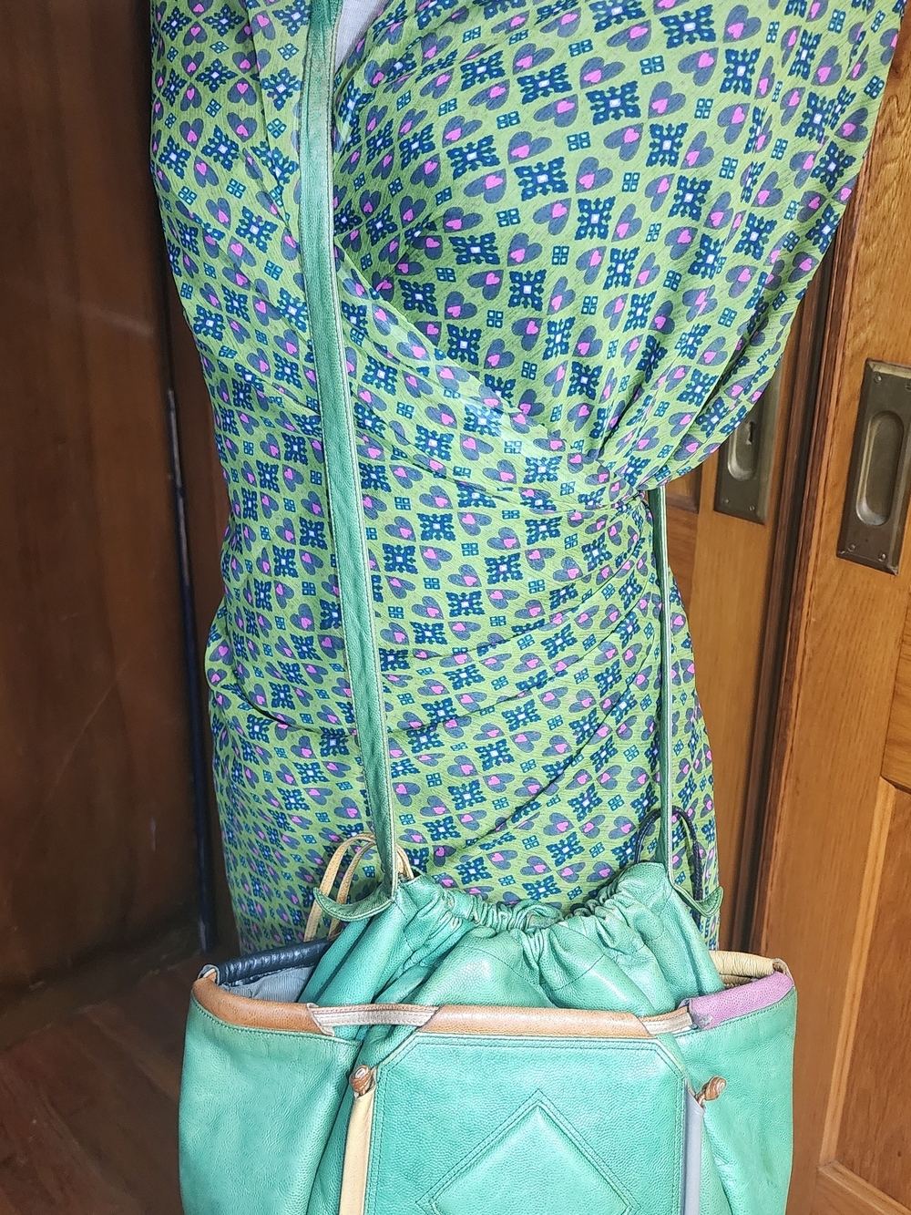 Sharif Green Leather Drawstring Bucket Bag with Multicolor Trim - Picture 4 of 5